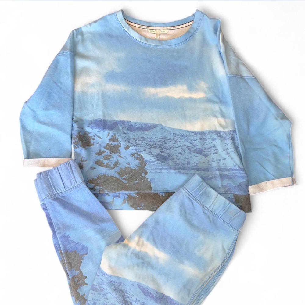 Victoria’s Secret Snowprint Loungewear Set